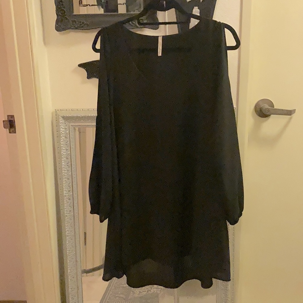 Flowy short black Mittoshop dress with open long sleeves sz s